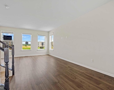 871 Amity Street - Photo Thumbnail 3