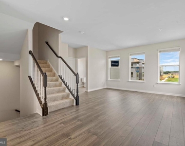 871 Amity Street - Photo Thumbnail 4