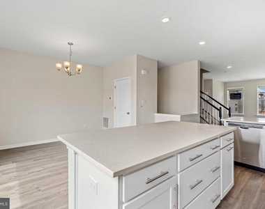 871 Amity Street - Photo Thumbnail 10