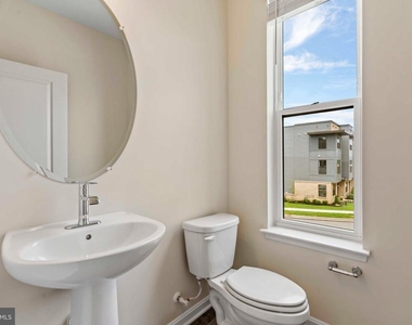 871 Amity Street - Photo Thumbnail 12