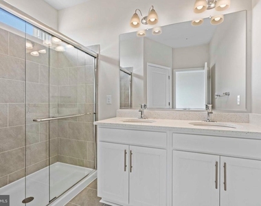 871 Amity Street - Photo Thumbnail 16