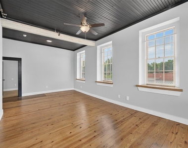 202 S Main Street - Photo Thumbnail 3