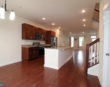 414 Waverley - Photo Thumbnail 10