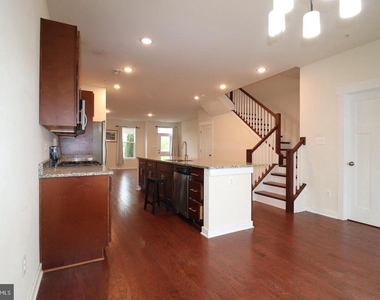 414 Waverley - Photo Thumbnail 12