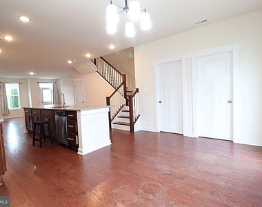 414 Waverley - Photo Thumbnail 11