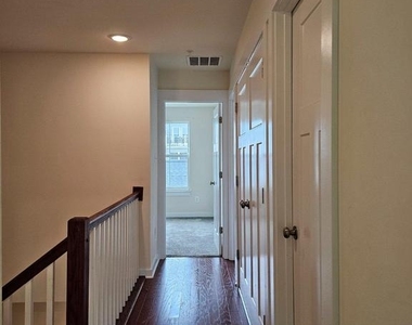 414 Waverley - Photo Thumbnail 16