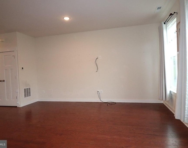 414 Waverley - Photo Thumbnail 4