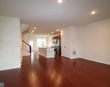 414 Waverley - Photo Thumbnail 2