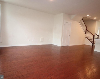 414 Waverley - Photo Thumbnail 3