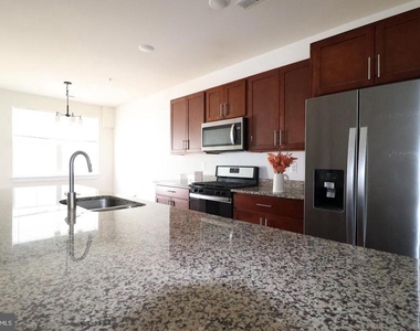 414 Waverley - Photo Thumbnail 6