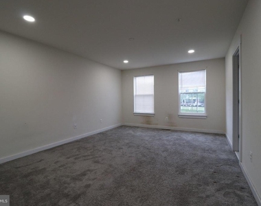 414 Waverley - Photo Thumbnail 18