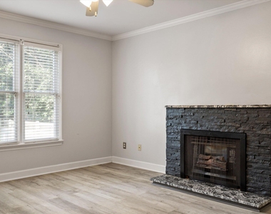 2306 Stafford Avenue - Photo Thumbnail 7