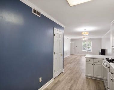 2306 Stafford Avenue - Photo Thumbnail 11