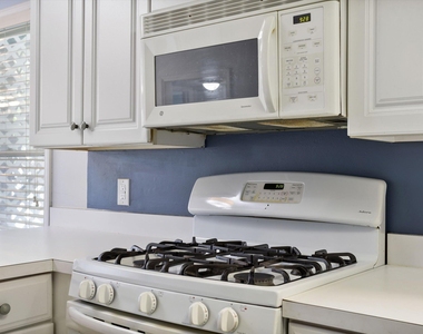 2306 Stafford Avenue - Photo Thumbnail 14