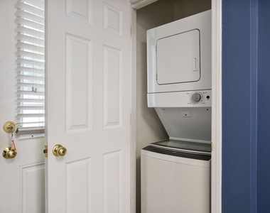 2306 Stafford Avenue - Photo Thumbnail 15