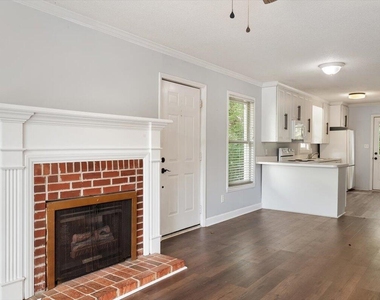 2306 Stafford Avenue - Photo Thumbnail 7