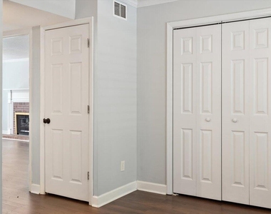 2306 Stafford Avenue - Photo Thumbnail 18