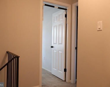 5218 Caroline Circle - Photo Thumbnail 13
