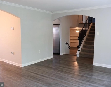5218 Caroline Circle - Photo Thumbnail 3