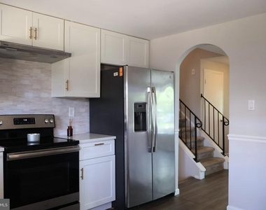 5218 Caroline Circle - Photo Thumbnail 9