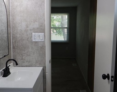 5218 Caroline Circle - Photo Thumbnail 19