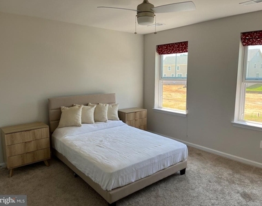 9898 Obin Lane - Photo Thumbnail 4