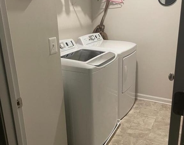9898 Obin Lane - Photo Thumbnail 7