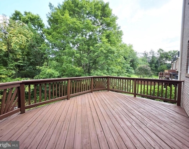 937 Walnut Wood Road - Photo Thumbnail 14
