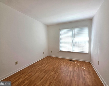 937 Walnut Wood Road - Photo Thumbnail 25