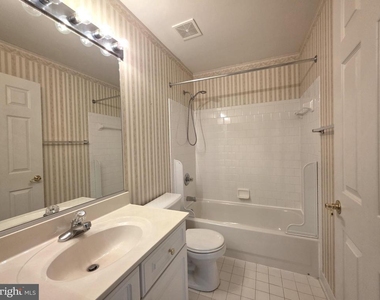 937 Walnut Wood Road - Photo Thumbnail 27