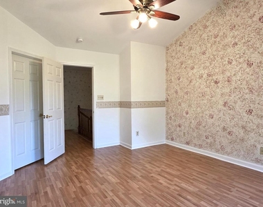 937 Walnut Wood Road - Photo Thumbnail 18