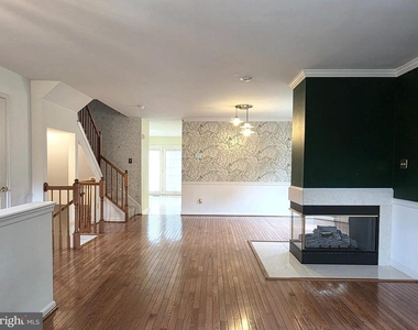 937 Walnut Wood Road - Photo Thumbnail 8