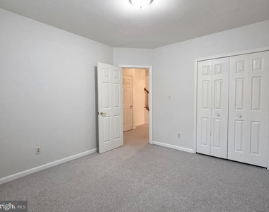 937 Walnut Wood Road - Photo Thumbnail 30