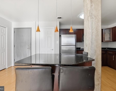 1011 Hunter Street - Photo Thumbnail 6