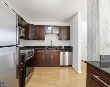 1011 Hunter Street - Photo Thumbnail 3