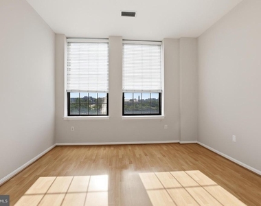 1011 Hunter Street - Photo Thumbnail 20