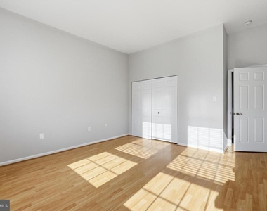 1011 Hunter Street - Photo Thumbnail 17