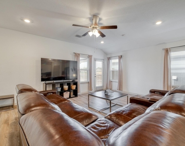 102 Johnson Draw Rd - Photo Thumbnail 4