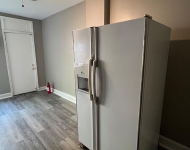 1902 W Fayette Street - Photo Thumbnail 2