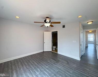 701 S Rose Street - Photo Thumbnail 8