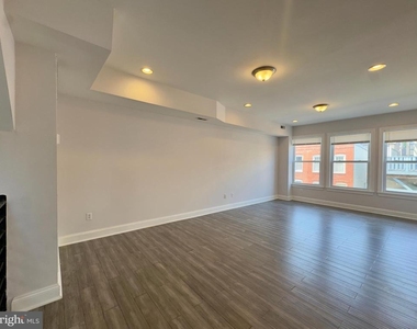 701 S Rose Street - Photo Thumbnail 4