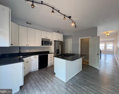 701 S Rose Street - Photo Thumbnail 6