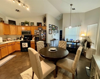 11518 James B Connolly Ln - Photo Thumbnail 8