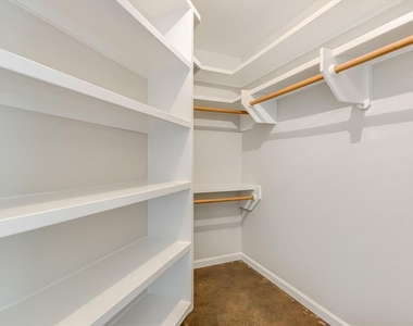 11518 James B Connolly Ln - Photo Thumbnail 16