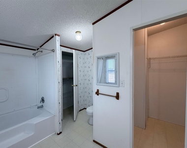 499 Mount Pleasant Rd - Photo Thumbnail 7