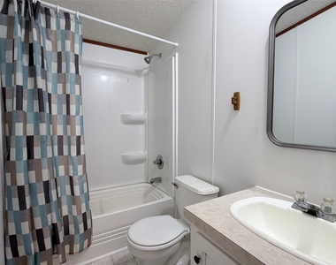 499 Mount Pleasant Rd - Photo Thumbnail 13