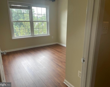 2449 Ogden Square - Photo Thumbnail 19