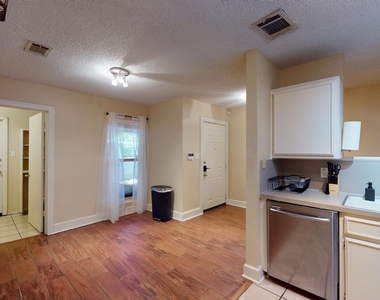 9104 Quail Creek Dr - Photo Thumbnail 9
