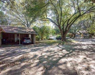 9104 Quail Creek Dr - Photo Thumbnail 3