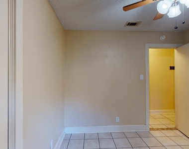 9104 Quail Creek Dr - Photo Thumbnail 13